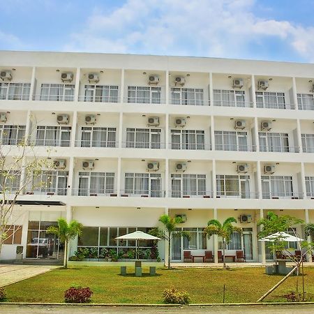 Kdu Hotel Boralesgamuwa Exterior photo
