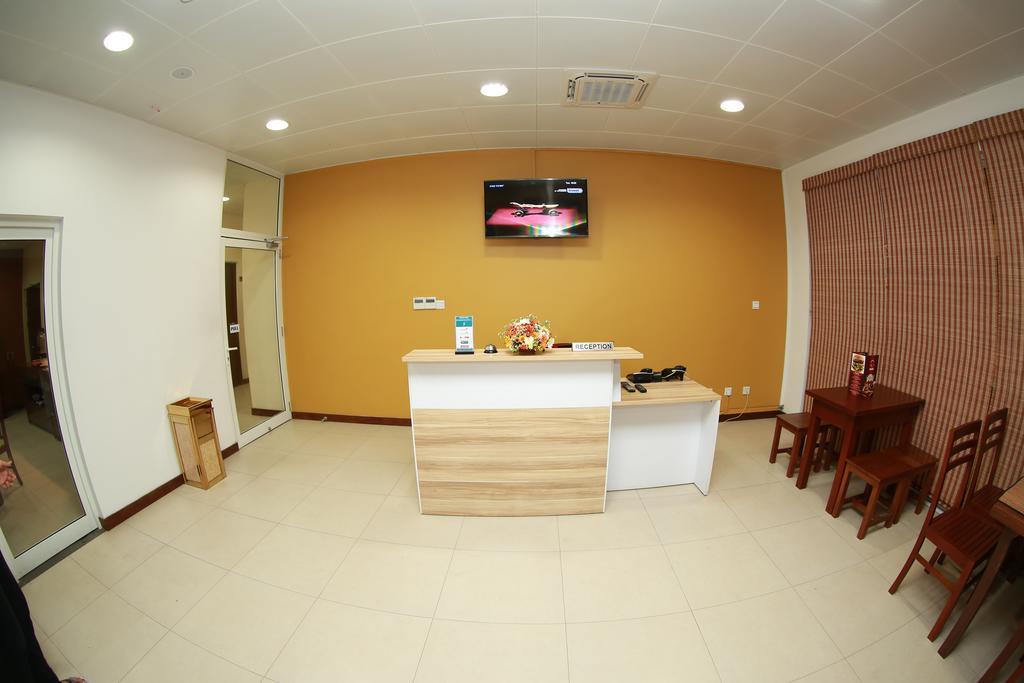 Kdu Hotel Boralesgamuwa Exterior photo